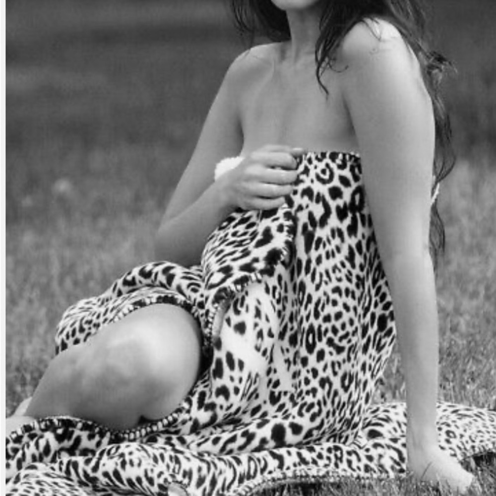 ✨✨NEW 🐆🐾 VICTORIA SECERT 🐾🐆LEOPARD PRINT SHERPA BLANKET 50x60